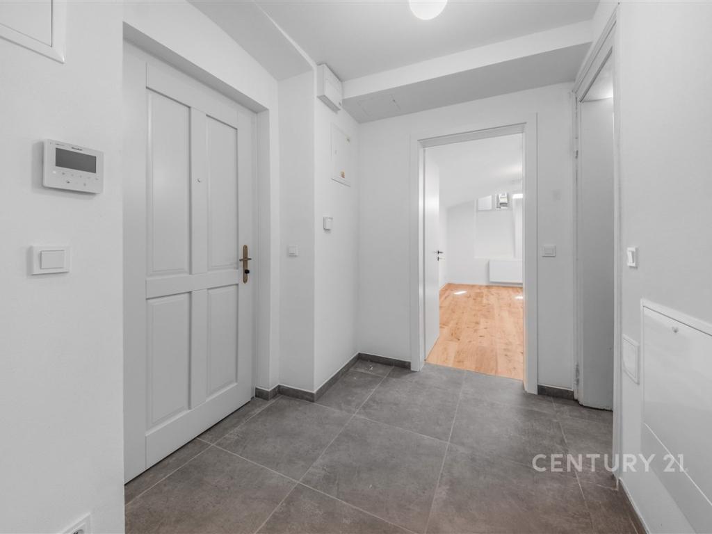 Pronájem bytu 2+kk 50 m2, Praha – náhled fotky 11