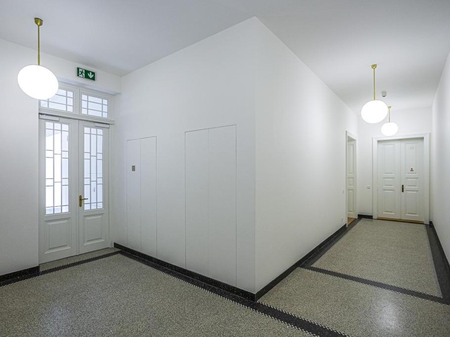 Pronájem bytu 2+kk 72 m2, Praha – náhled fotky 18