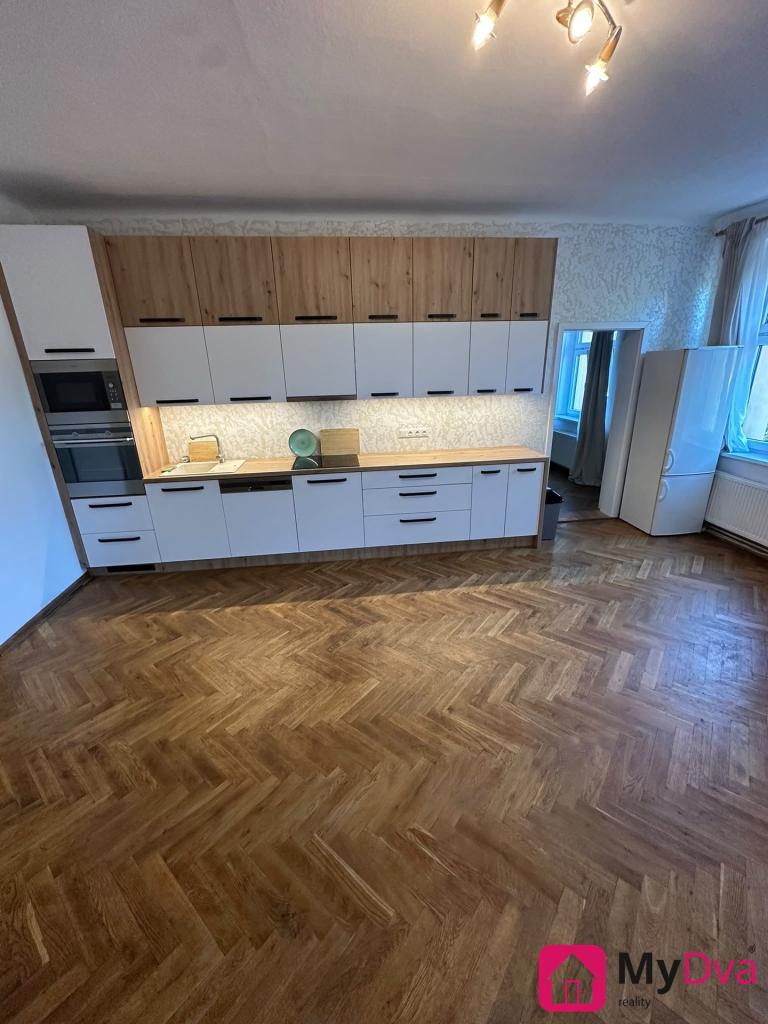 Pronájem bytu 2+kk 80 m2, Praha – náhled fotky 11