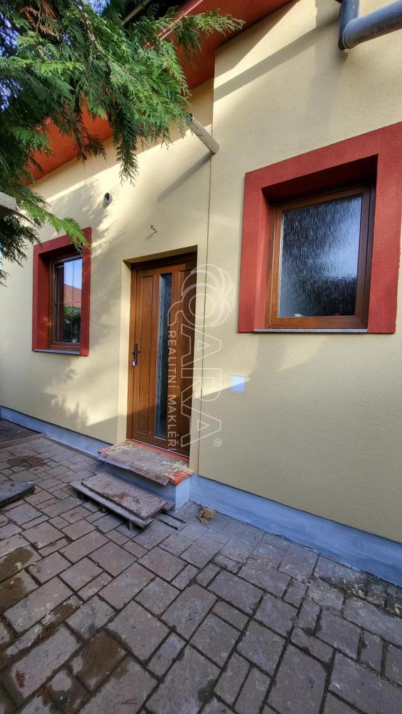 Pronájem bytu 1+kk 30 m2, Přerov nad Labem – náhled fotky 2