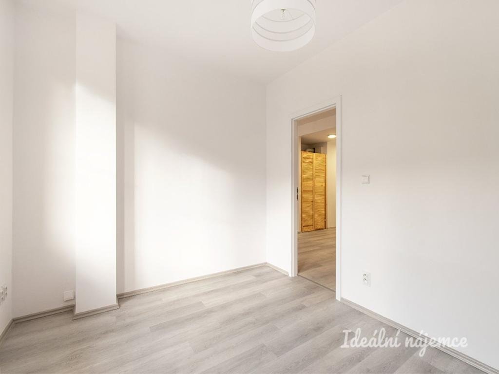 Pronájem bytu 2+kk 45 m2, Praha – náhled fotky 8
