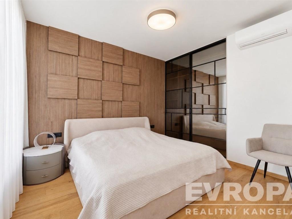 Pronájem bytu 2+kk 88 m2, Praha – náhled fotky 7