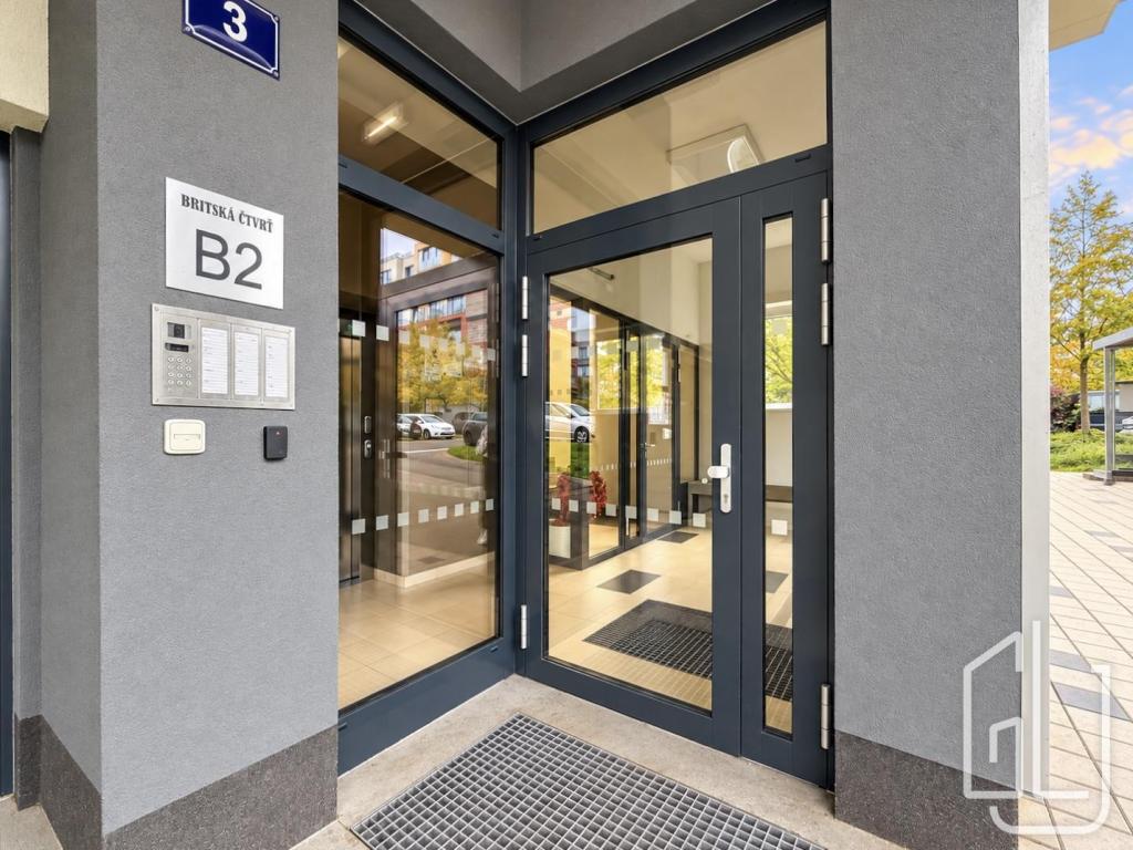 Prodej bytu 2+kk 74 m2, Praha – náhled fotky 18