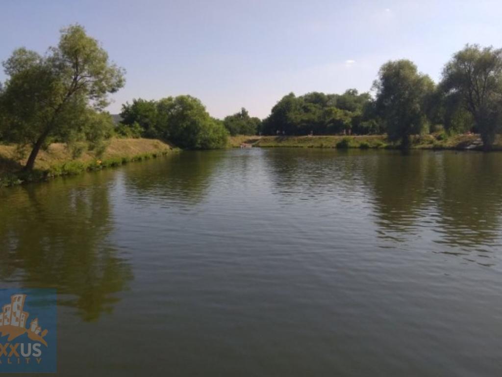 Pronájem pozemku 200 m2