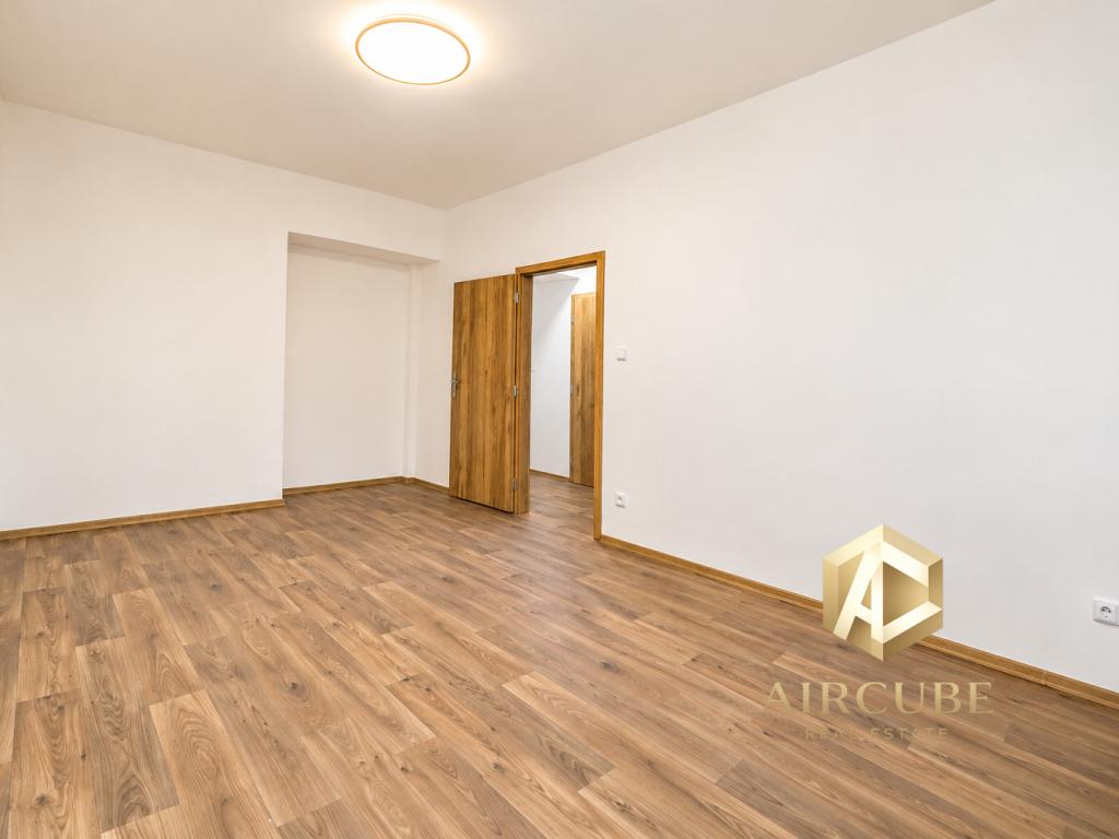 Pronájem bytu 2+kk 42 m2, Praha – náhled fotky 12