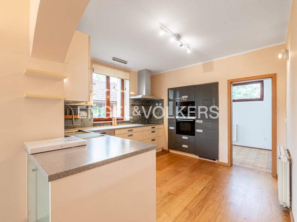 Pronájem domu 288 m2, Praha – náhled fotky 6