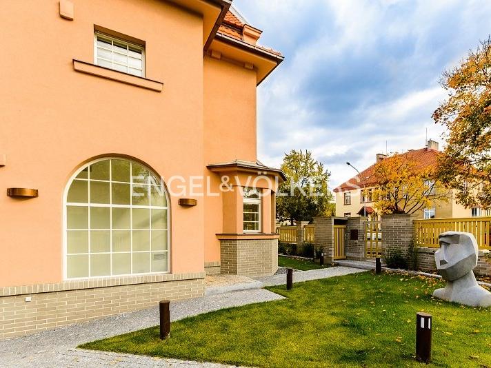 Pronájem domu 250 m2, Praha – náhled fotky 12