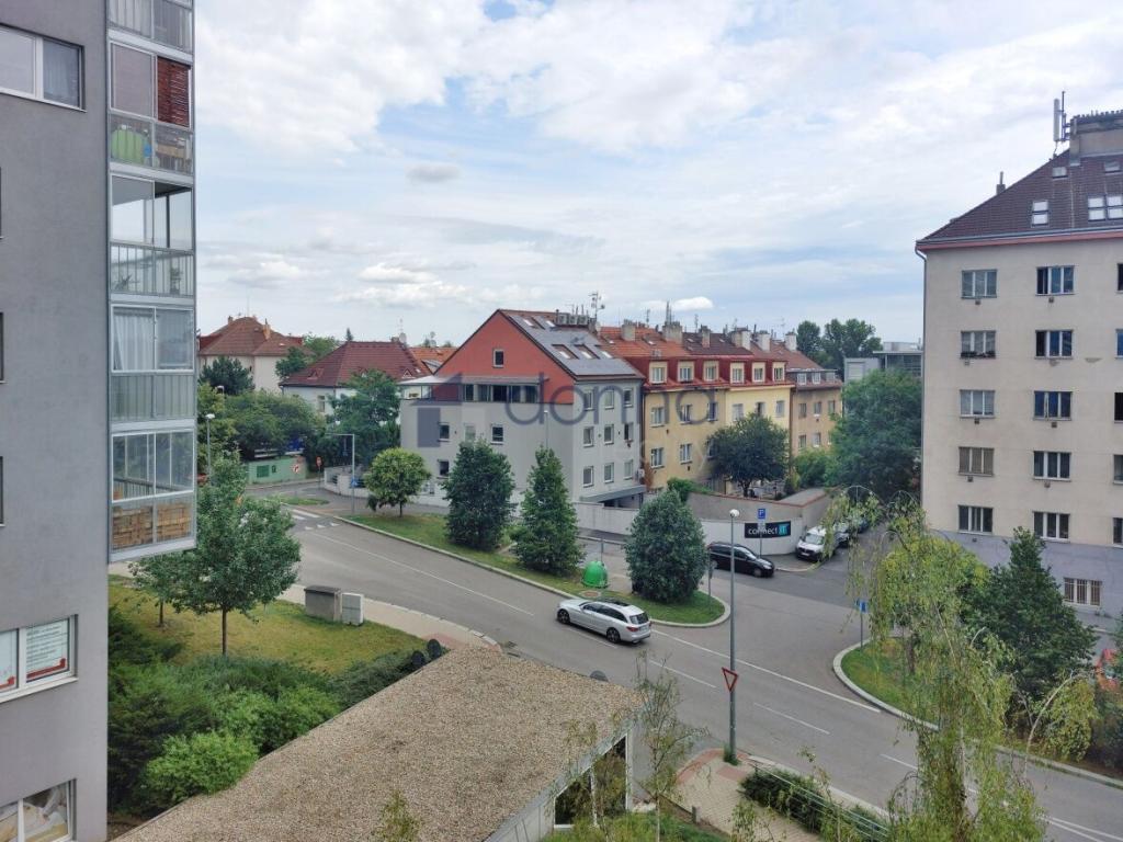 Pronájem bytu 1+kk 32 m2, Praha – náhled fotky 9