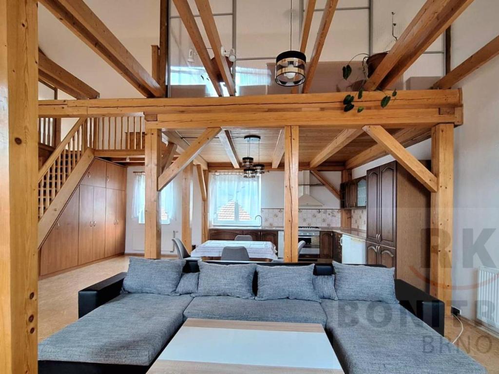 Pronájem bytu 3+kk 100 m² – pohled 2