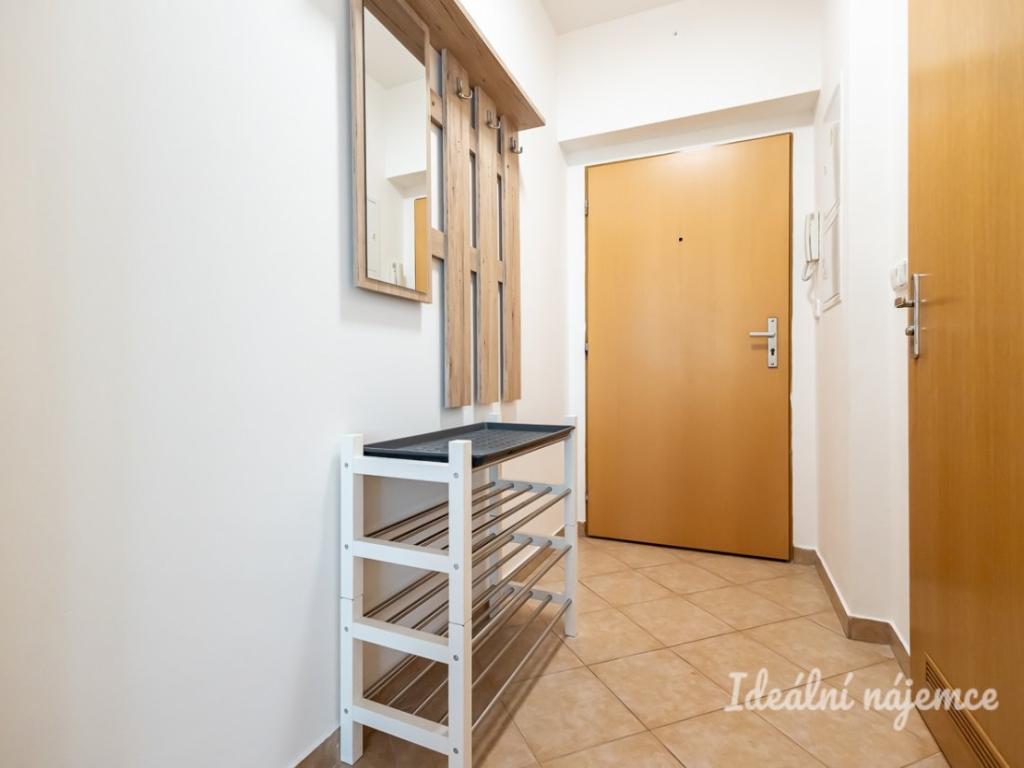Pronájem bytu 1+kk 28 m2, Praha – náhled fotky 12
