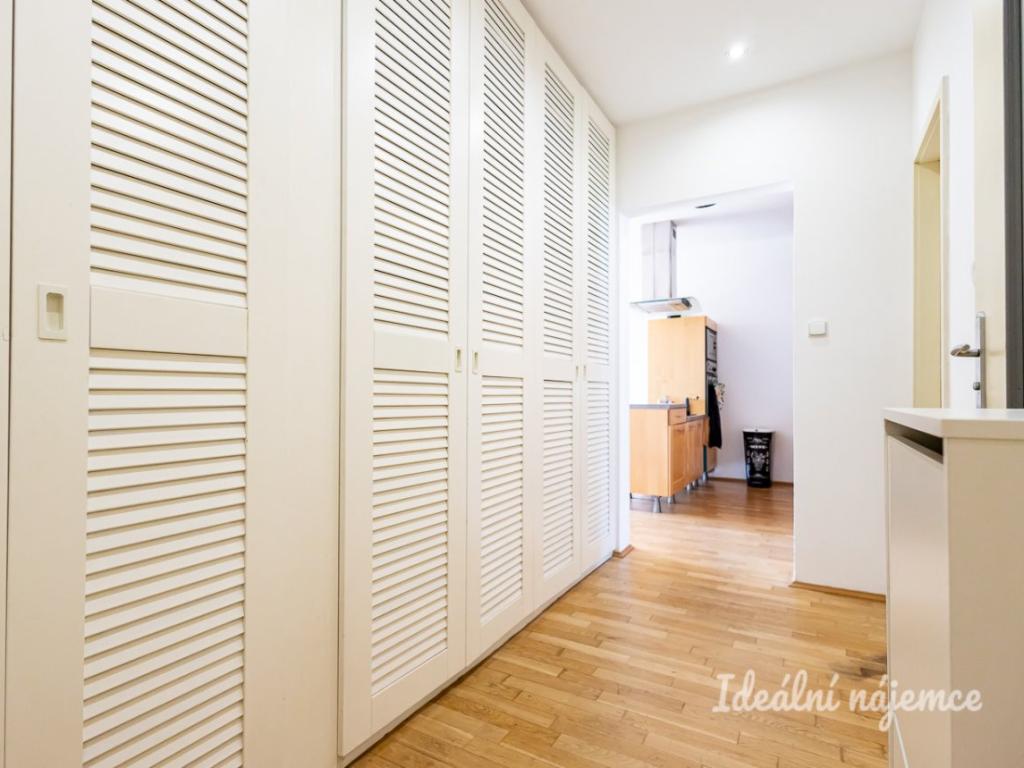 Pronájem bytu 3+kk 56 m2, Praha – náhled fotky 13
