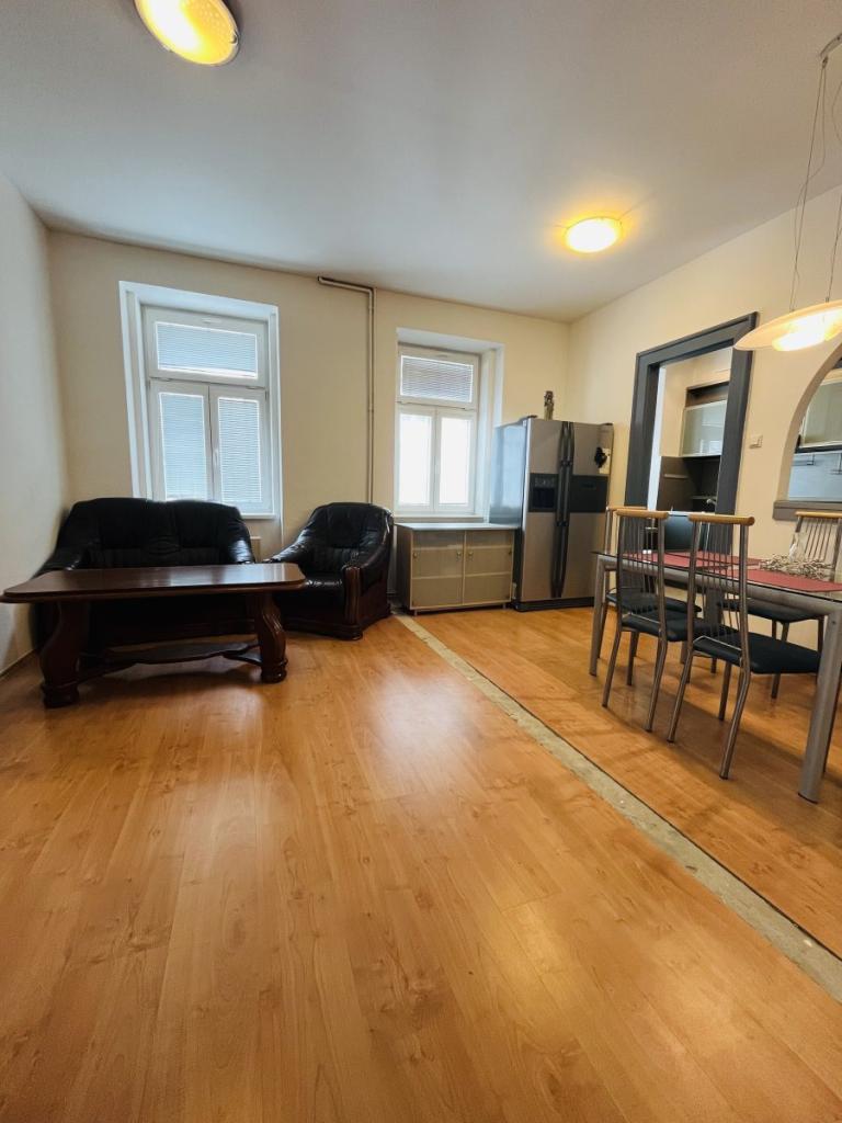 Pronájem bytu 3+1 86 m² - Widok 6