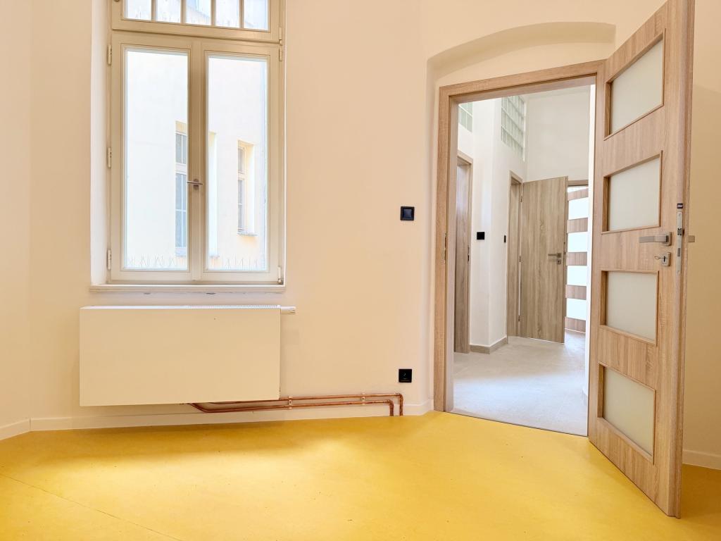 Pronájem bytu 3+1 74 m2, Plzeň – náhled fotky 4