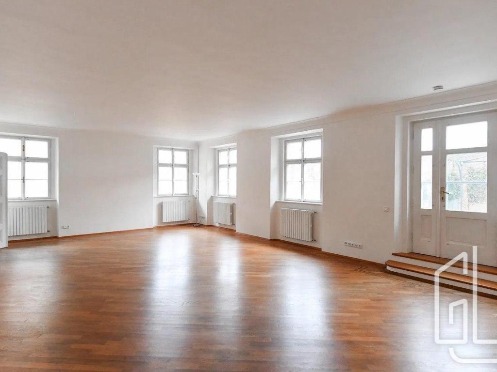 Pronájem bytu 4+1 178 m2, Praha – náhled fotky 18
