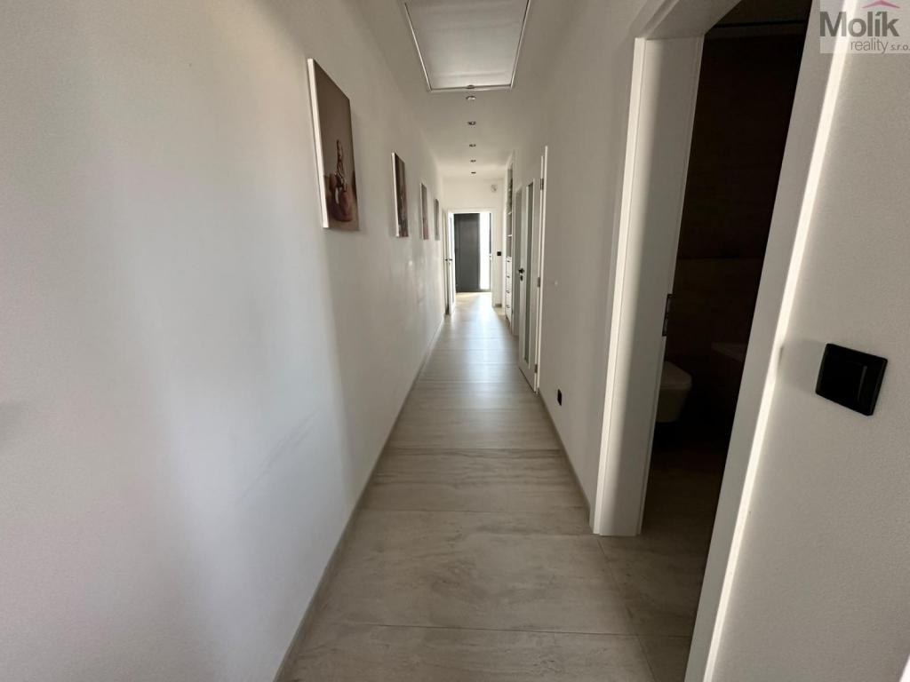 Pronájem bytu 4+kk 97 m2