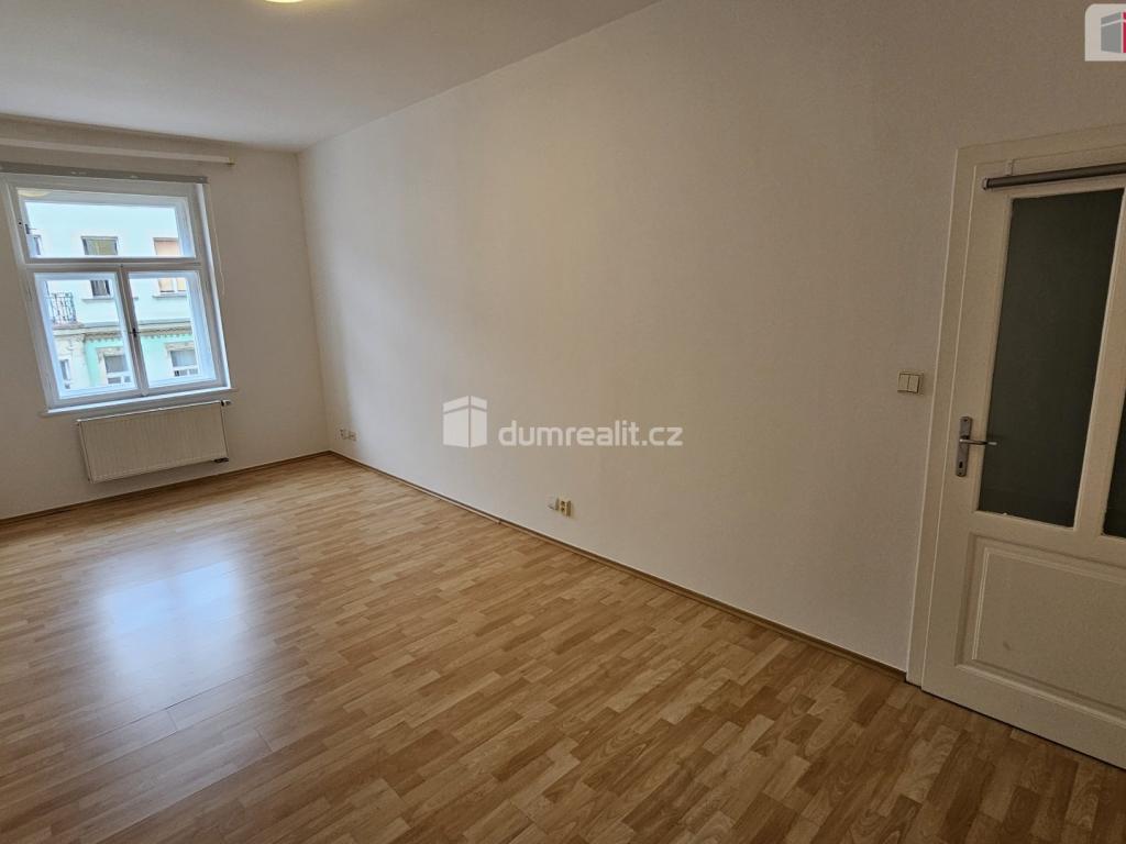 Pronájem bytu 3+kk 85 m² – pohled 6