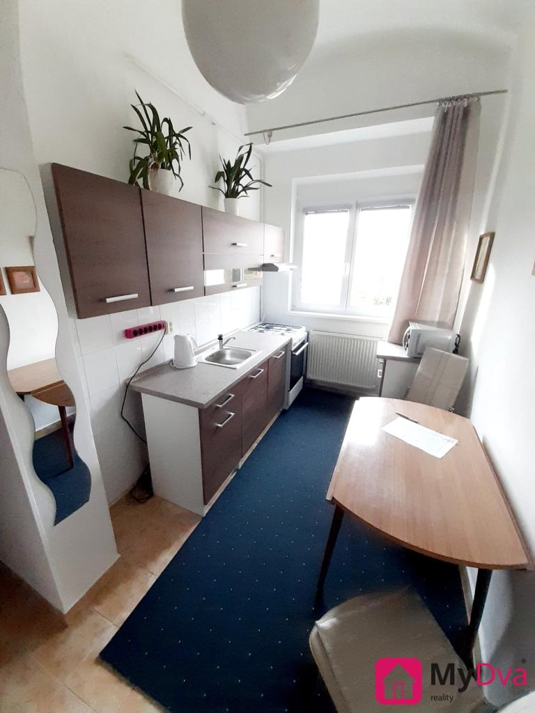 Pronájem bytu 1+1 38 m2