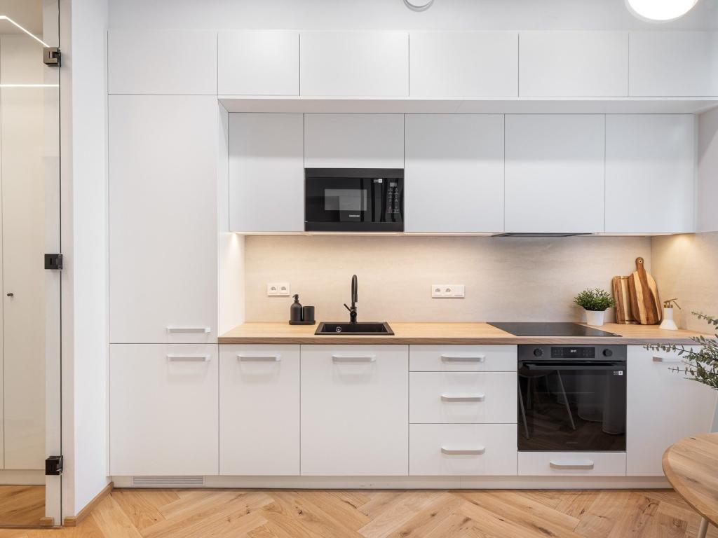 Pronájem bytu 1+kk 43 m2, Praha – náhled fotky 2