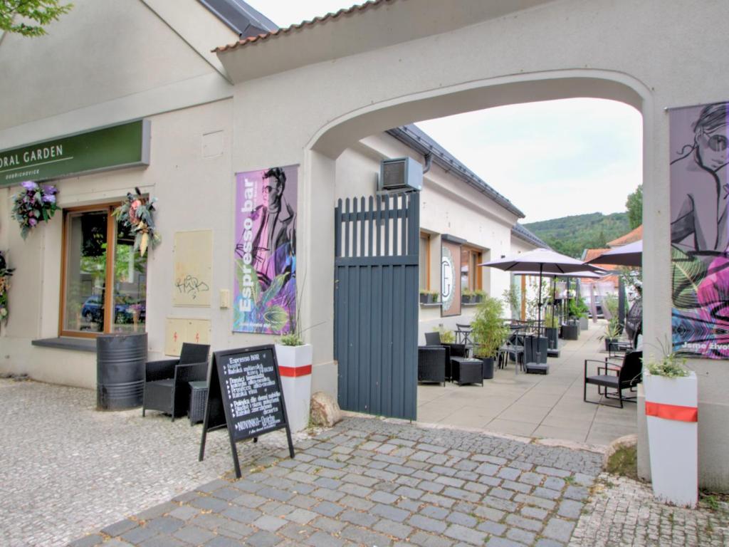 Pronájem bytu 2+kk 70 m2, Dobřichovice – náhled fotky 30