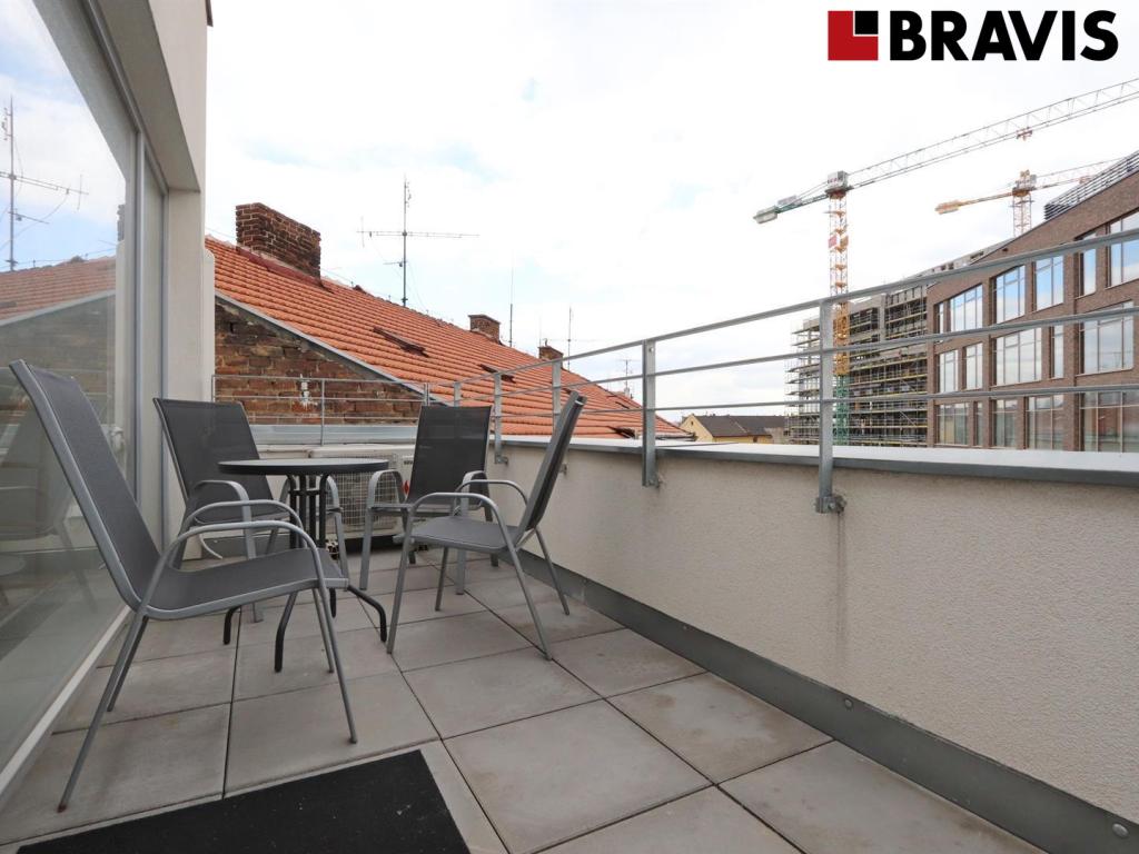 Pronájem bytu 1+kk 63 m2