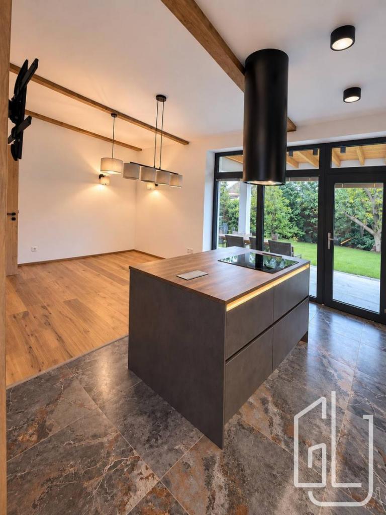 Pronájem bytu 2+kk 60 m2