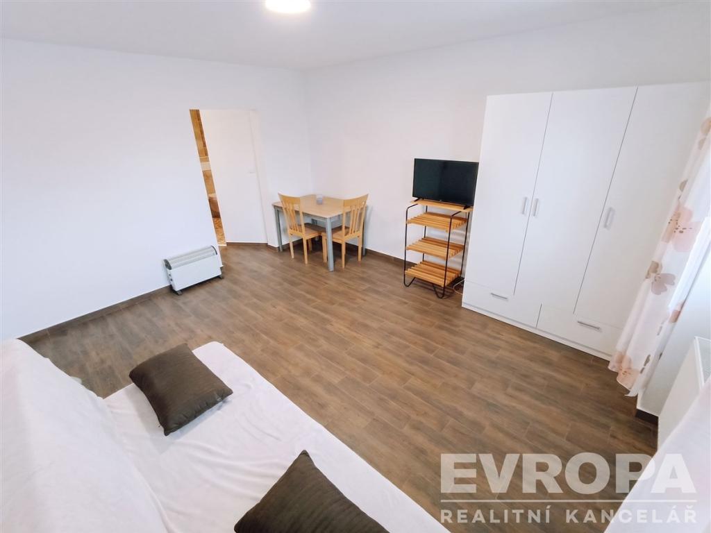 Pronájem bytu 1+1 30 m2