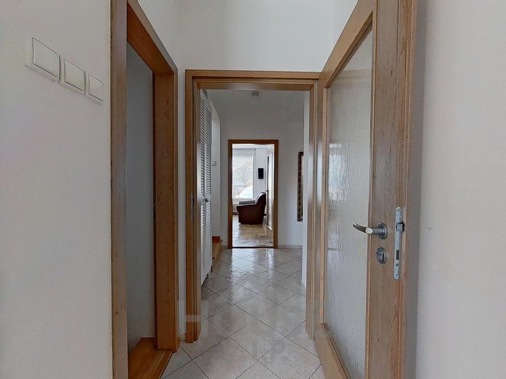 Prodej domu 280 m2, Benešov – náhled fotky 7
