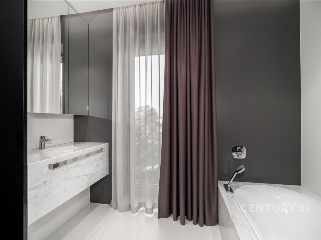 Pronájem bytu 3+kk 137 m2, Praha – náhled fotky 11