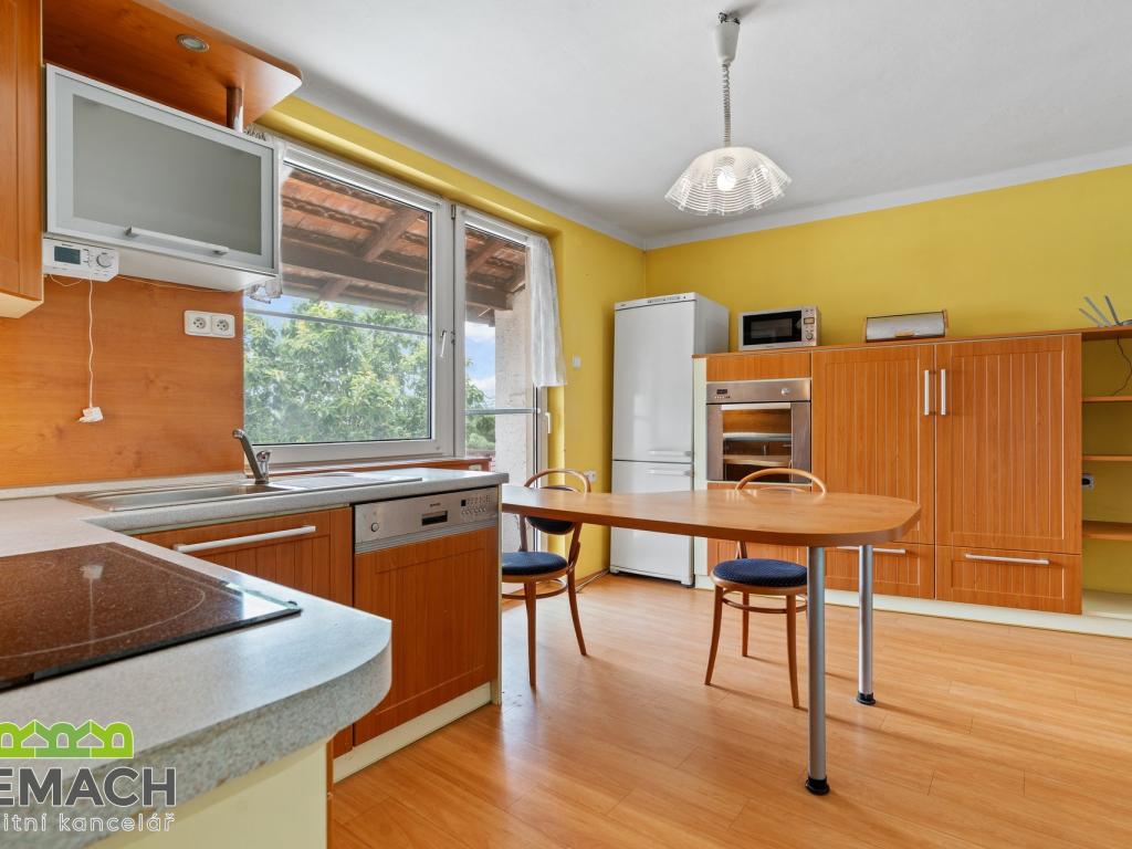Kuća, 259 m², plac 1288 m²