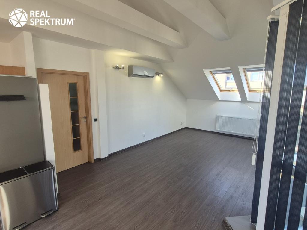 Pronájem bytu 2+kk 74 m2