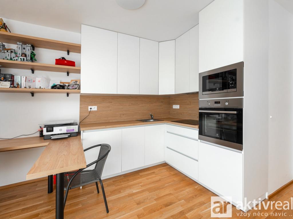 Pronájem bytu 1+kk 38 m2