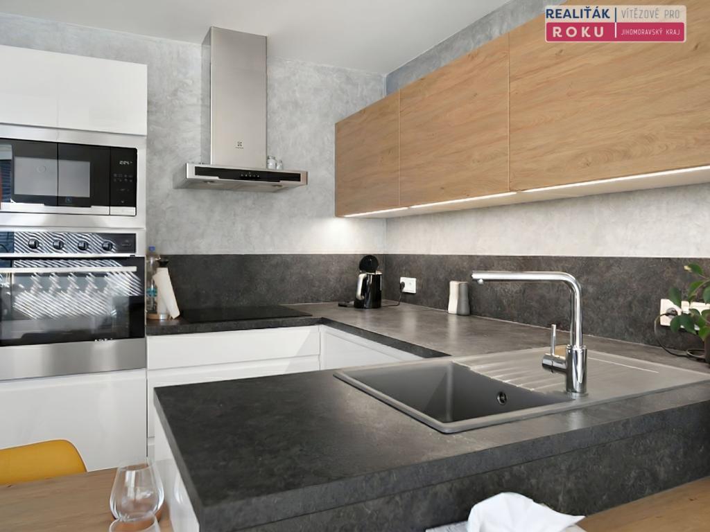 Pronájem bytu 2+kk 42 m2