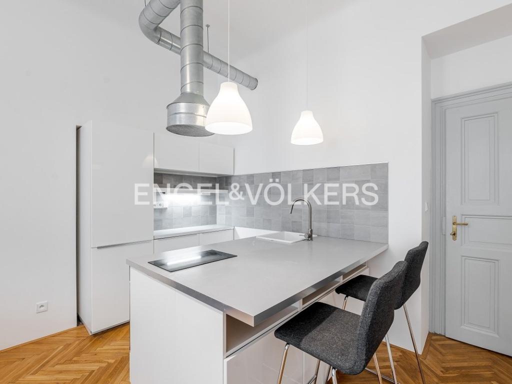 Pronájem bytu 2+kk 47 m² – pohled 2
