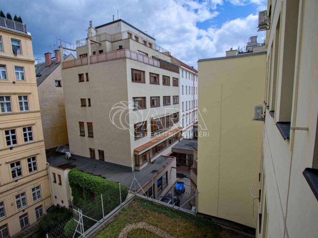 Pronájem bytu 2+kk 65 m2, Praha – náhled fotky 13