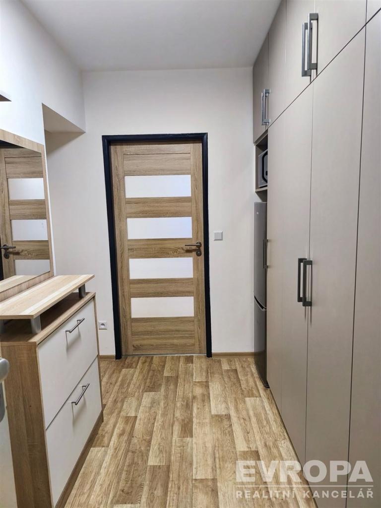Pronájem bytu 1+kk 39 m2, Želechovice nad Dřevnicí – náhled fotky 7