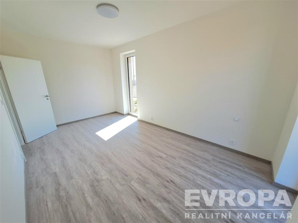 Pronájem bytu 2+kk 44 m² – pohled 3