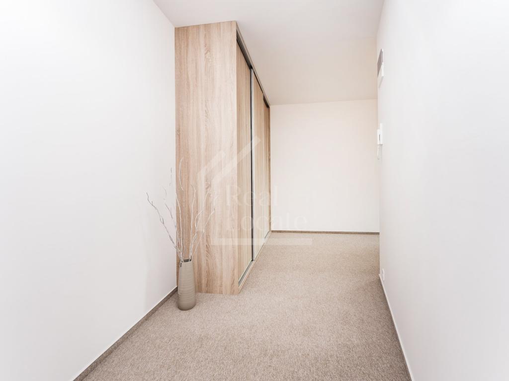 Pronájem bytu 2+kk 90 m2, Praha – náhled fotky 8