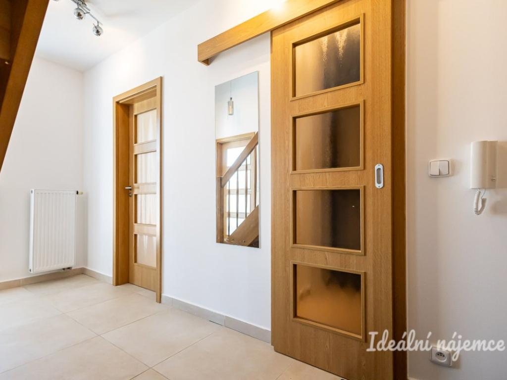 Pronájem bytu 2+kk 64 m2