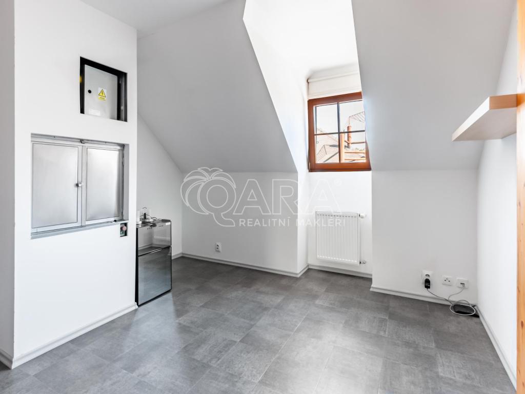 Pronájem bytu 4+kk 230 m2, Beroun – náhled fotky 26