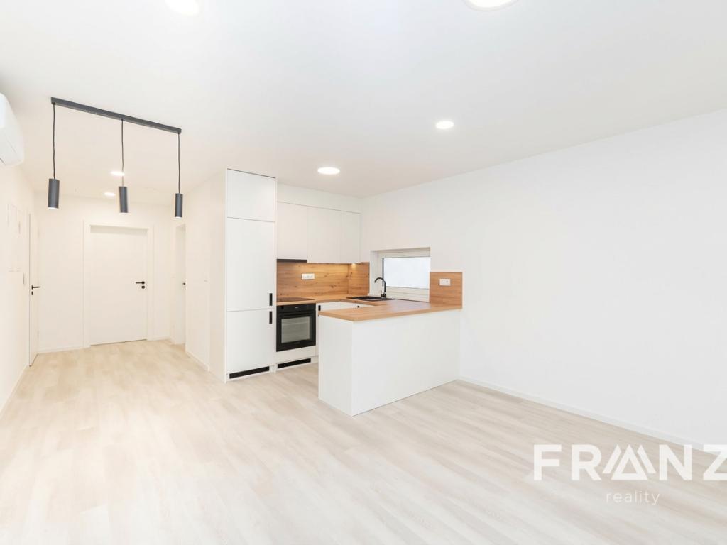 Pronájem bytu 2+kk 43 m2