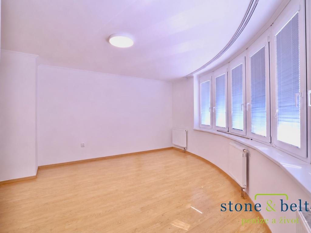 Pronájem bytu 5+kk 147 m2, Praha – náhled fotky 9