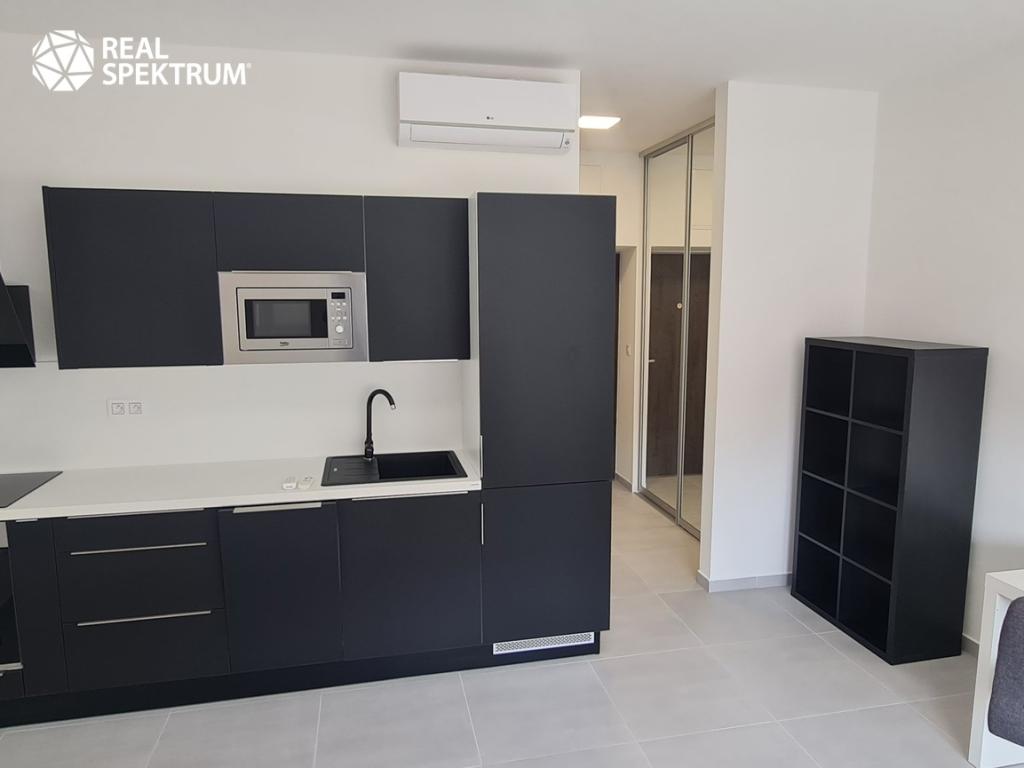 Pronájem bytu 1+kk 32 m2