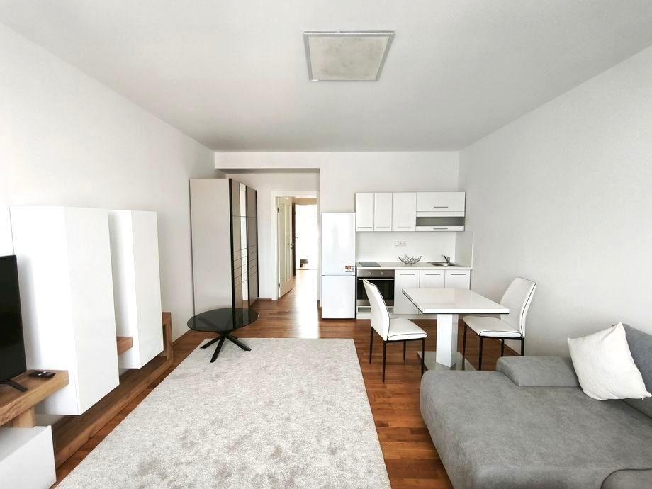 Pronájem bytu 1+kk 38 m2