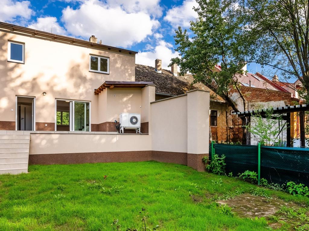 fivePlusRooms, Rovensko pod Troskami -