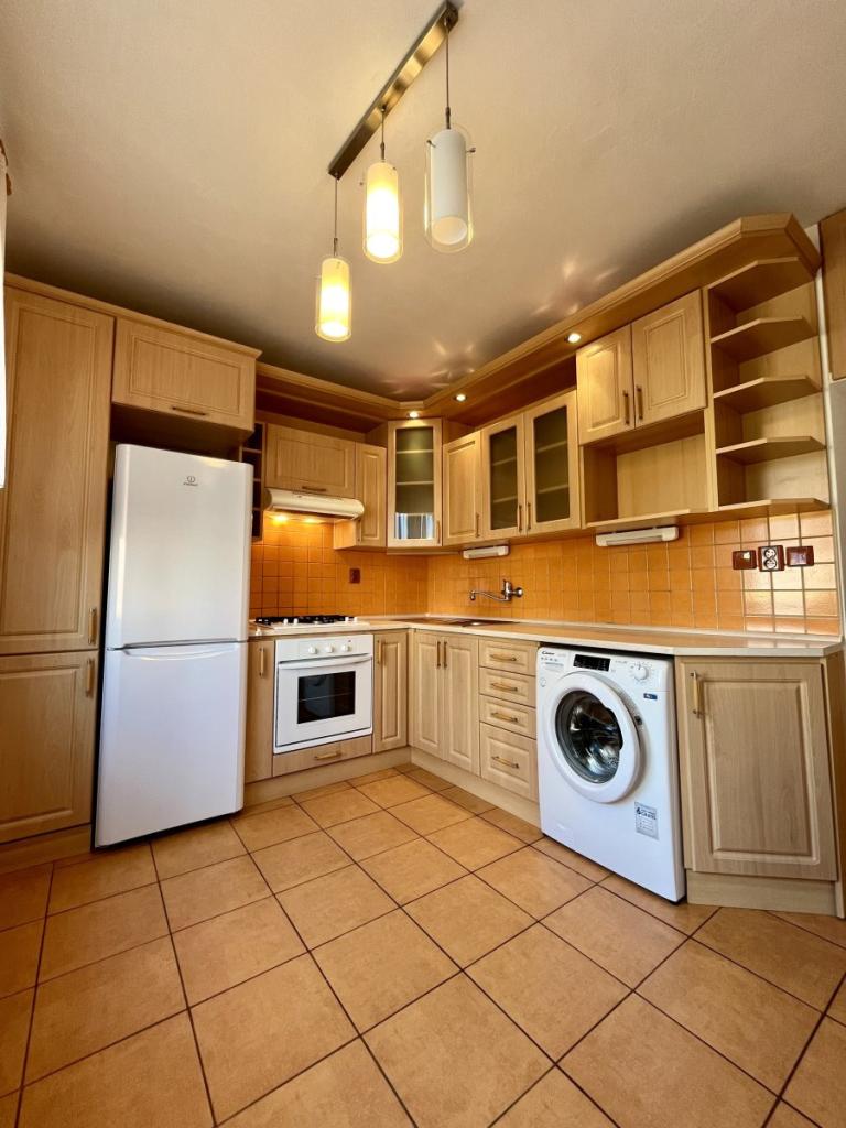 3-room apartment for rent · 75 m² · Ostrava — 573 €/mo