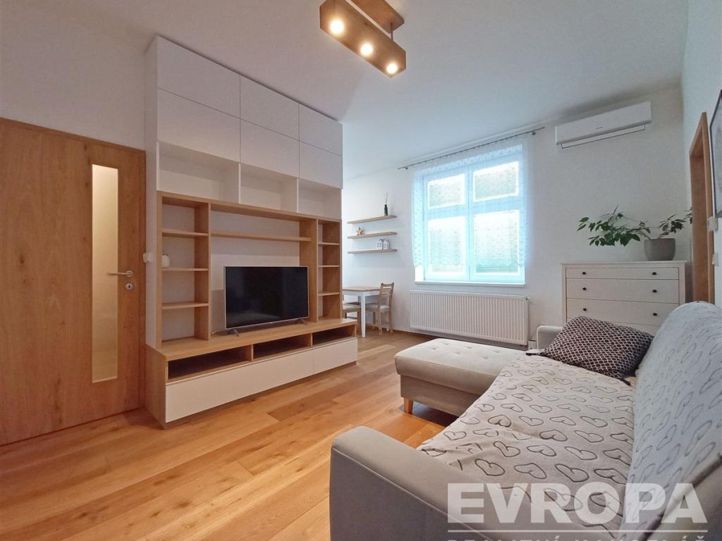 Pronájem bytu 2+kk 54 m2