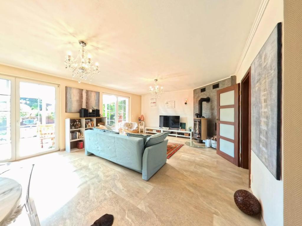 Pronájem domu 200 m² – pohled 3