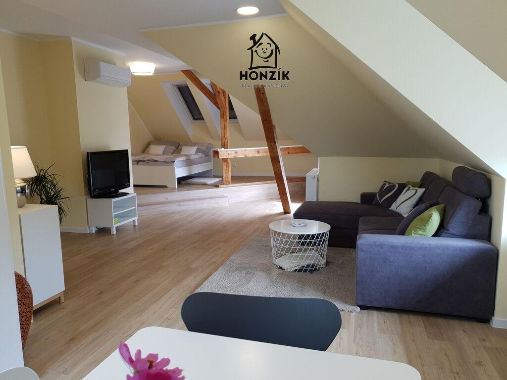 Pronájem bytu 1+kk 70 m2