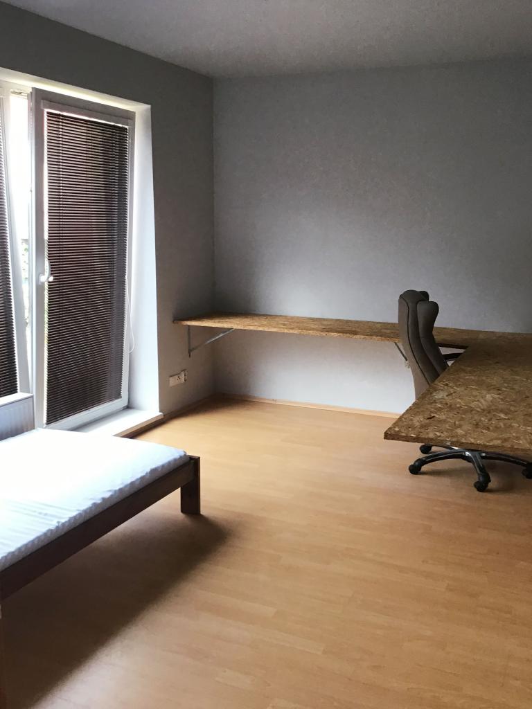 Spolubydleni bytu celý pokoj 1 m2