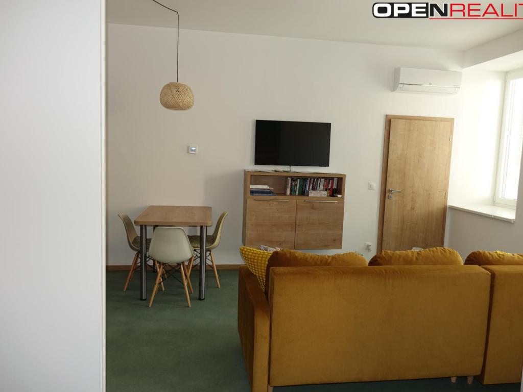 Pronájem bytu 2+kk 40 m2, Strážnice – náhled fotky 7